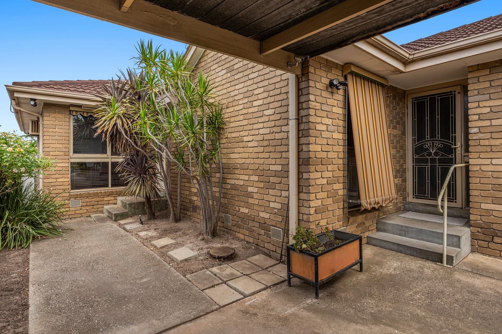 8 Chatsworth Avenue, Ardeer, VIC 3022, Ardeer - Thumbnail 2