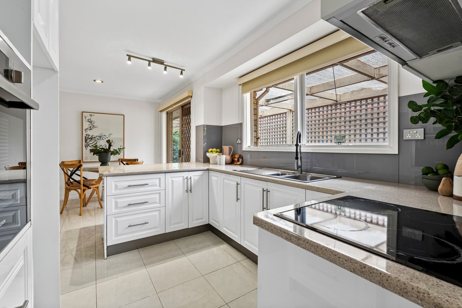 8 Chatsworth Avenue, Ardeer, VIC 3022, Ardeer - Thumbnail 6