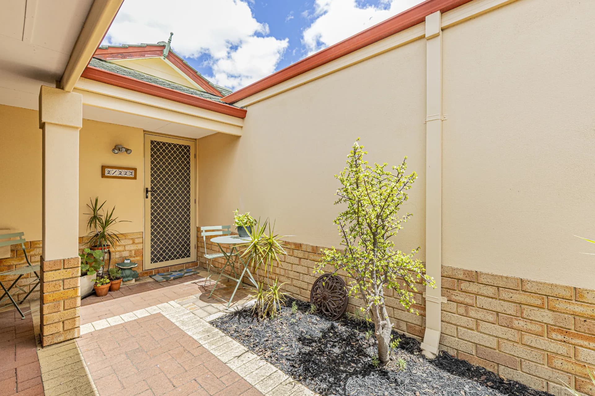2/223 Brixton Street, Kenwick - Thumbnail 3