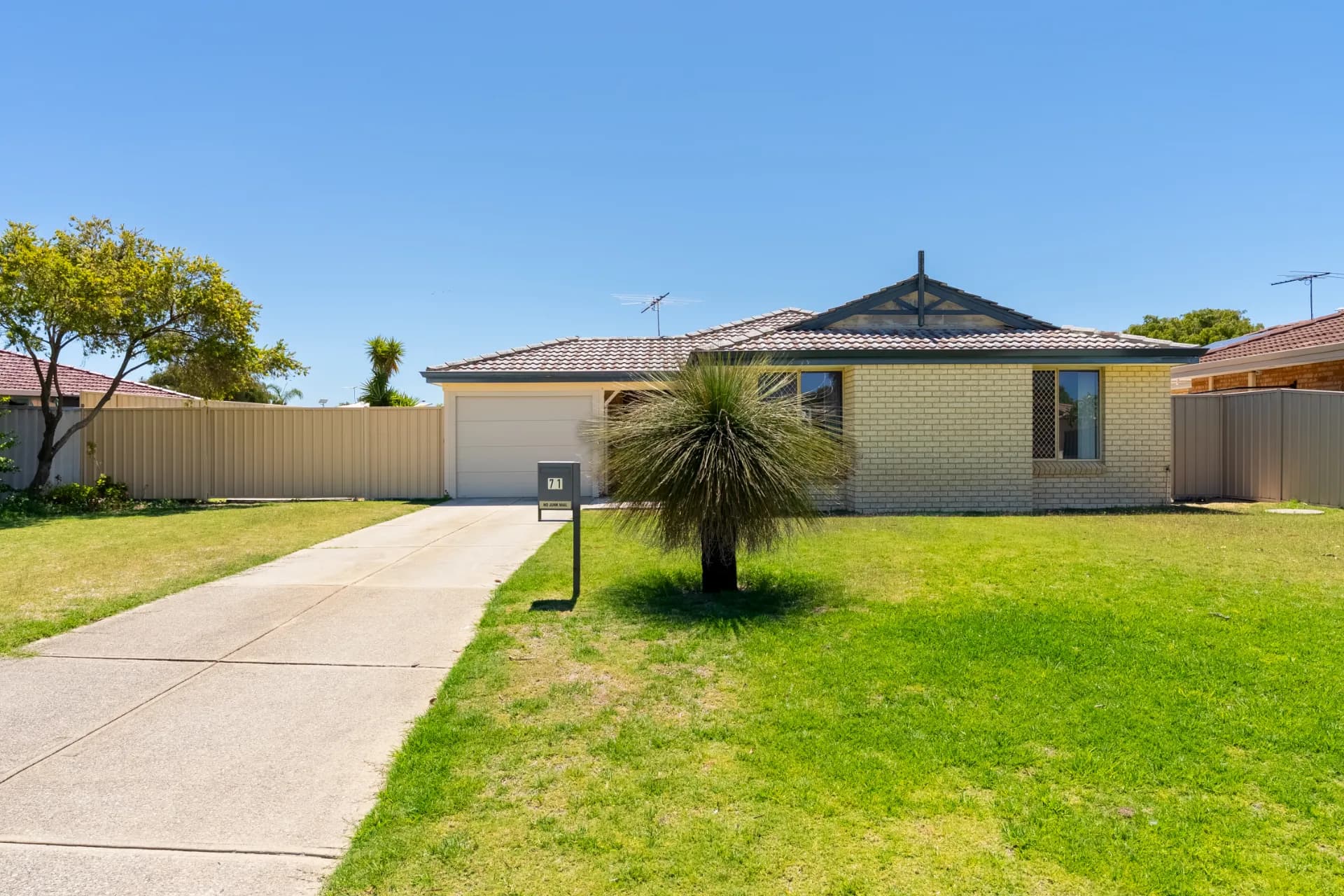 71 Discovery Crescent, Port Kennedy - Image 1