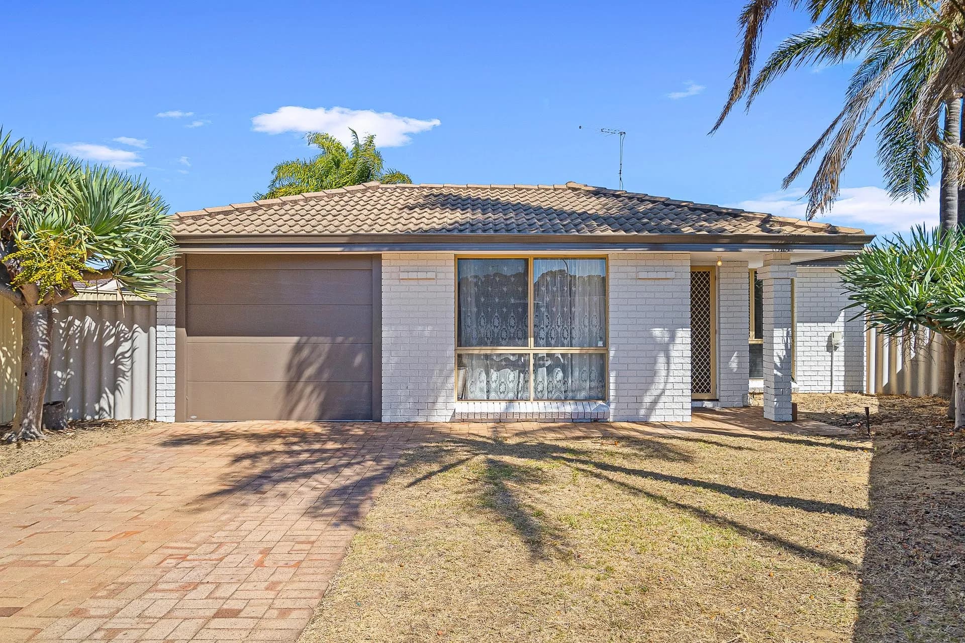 2/5 Beamish Court, Meadow Springs - Thumbnail 2