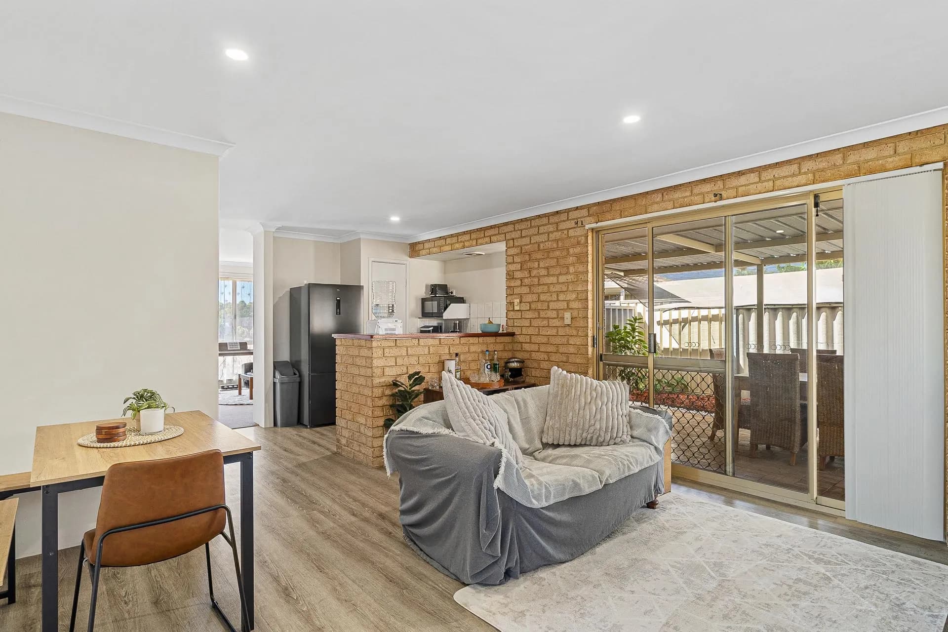 2/5 Beamish Court, Meadow Springs - Thumbnail 5