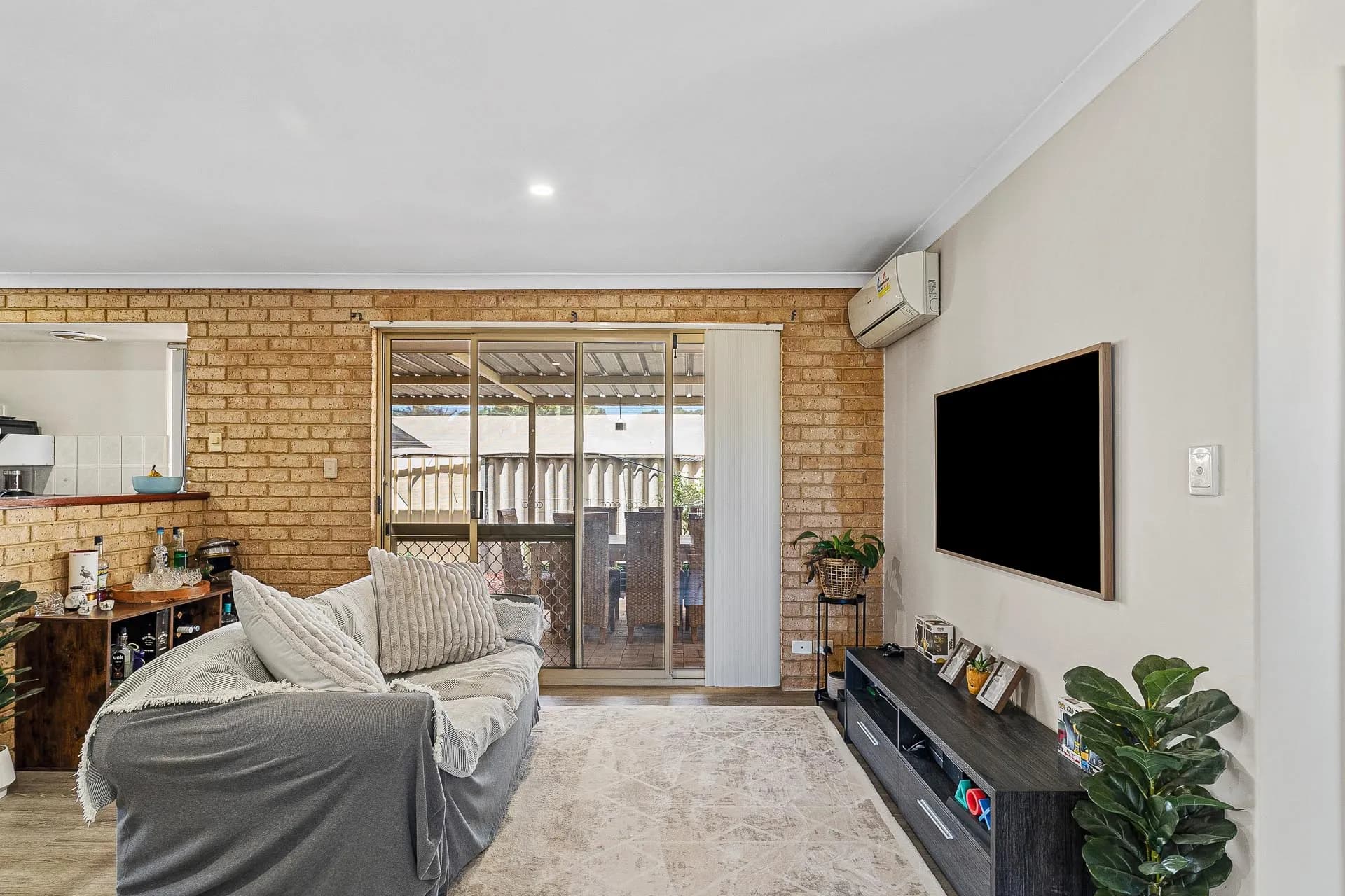 2/5 Beamish Court, Meadow Springs - Thumbnail 6