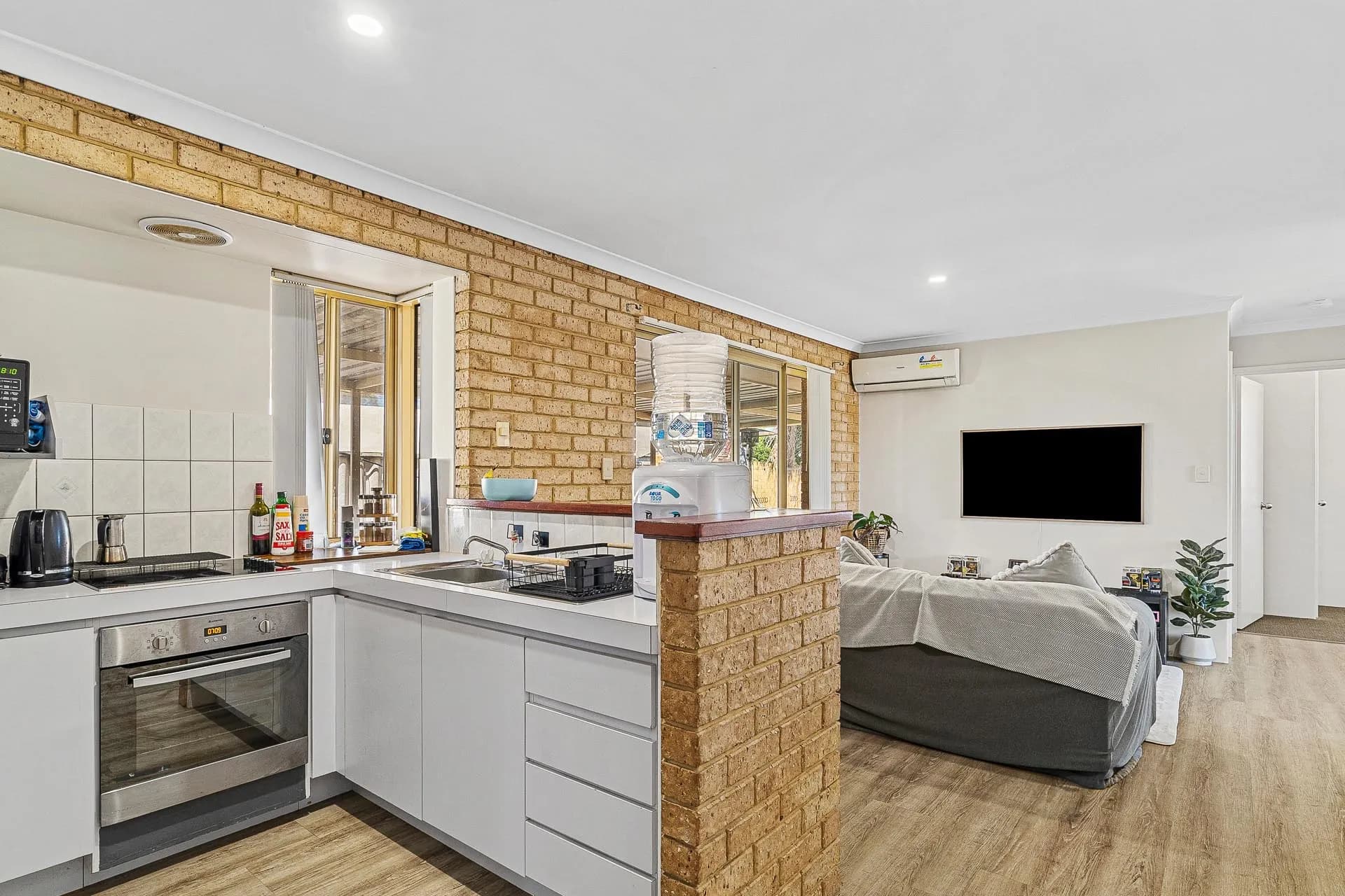 2/5 Beamish Court, Meadow Springs - Thumbnail 8