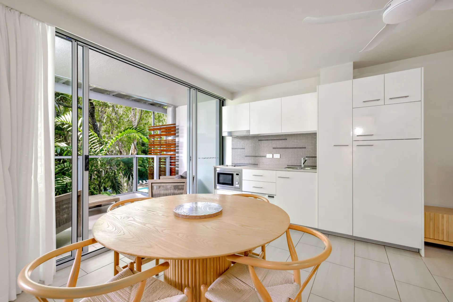 Unit 2307/2-22 Veivers Road, Palm Cove - Thumbnail 3