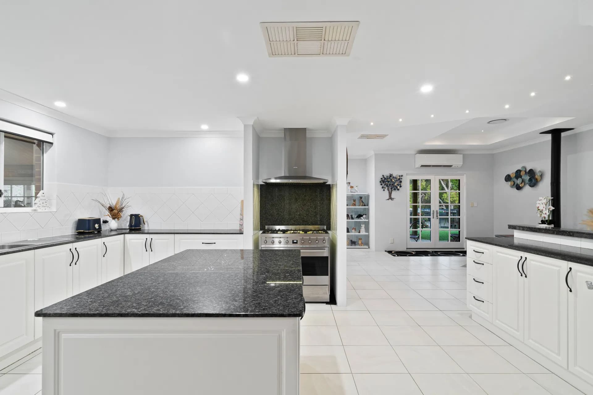 6 Yalgorup Drive, Bouvard - Thumbnail 3