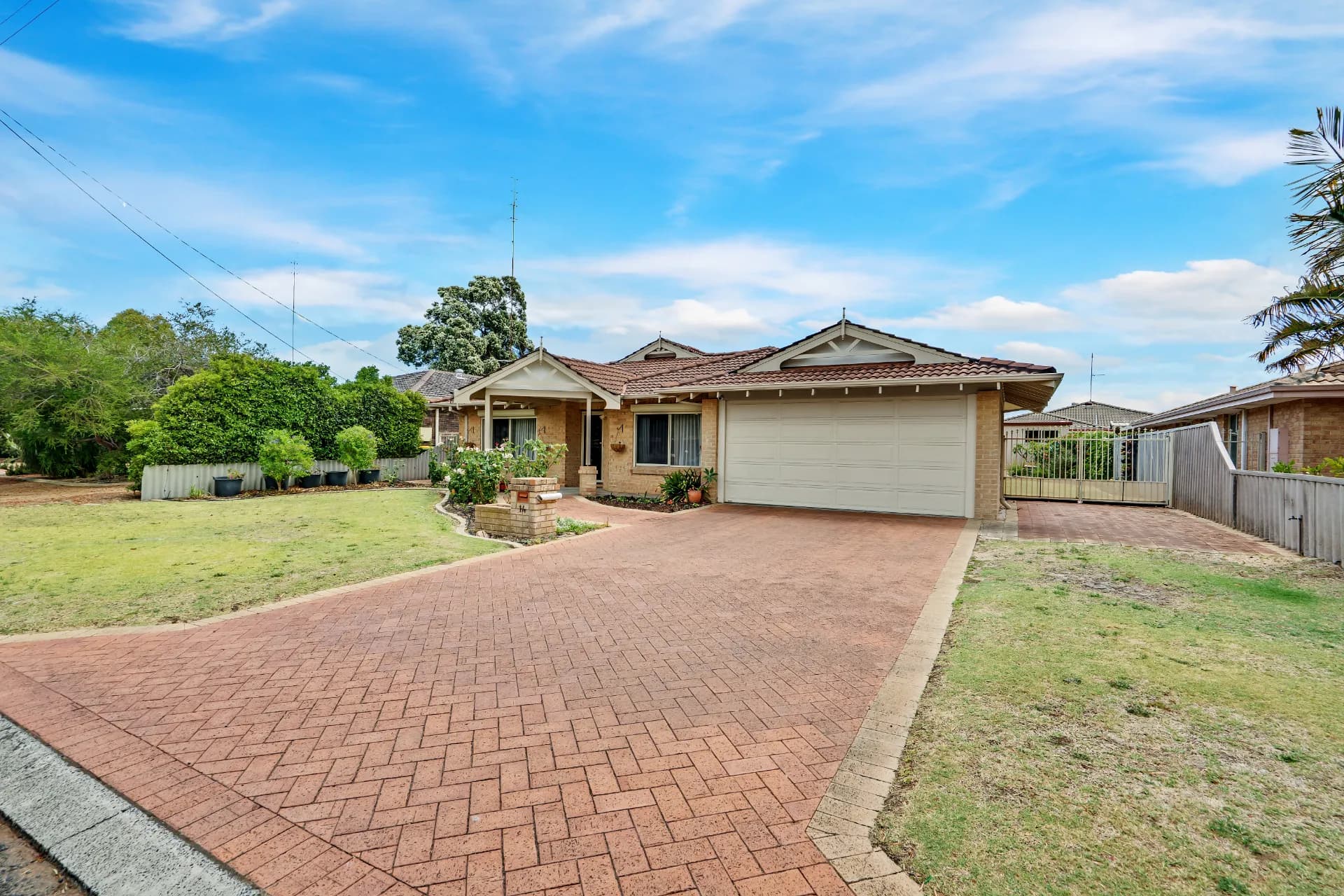 14 Raglan Street, Carey Park - Thumbnail 2