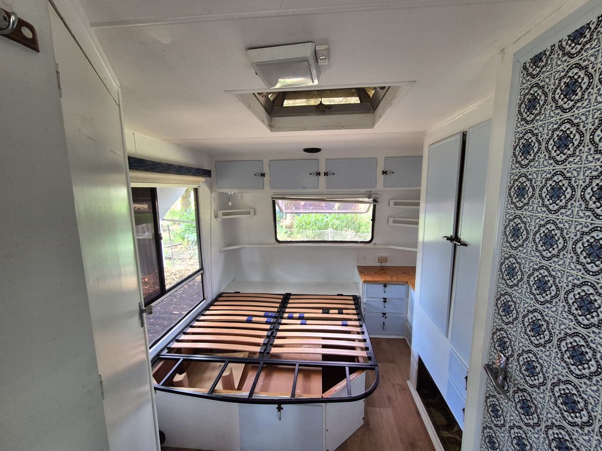 2023m² Fully Fenced Town Block with Caravan & Services Nearby, Offers Over $200,000, Blackbutt - Thumbnail 7