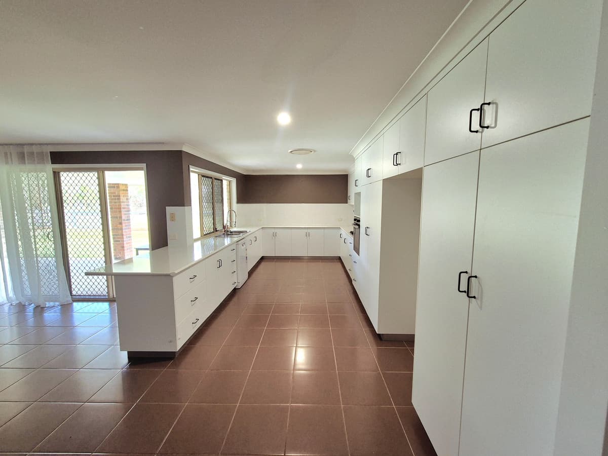 92 George Street, Nanango QLD 4615, Nanango - Thumbnail 4