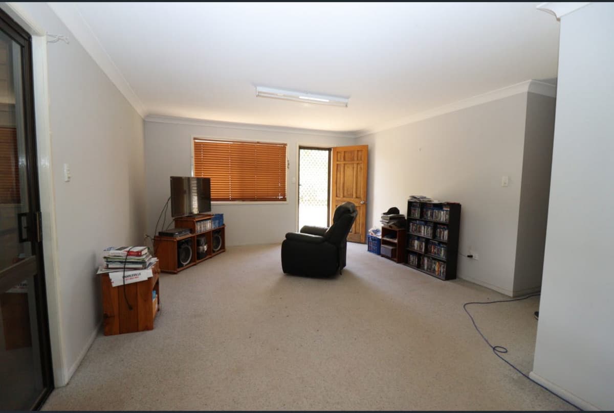 10 Carnation Avenue, ST GEORGE QLD 4487, St George - Thumbnail 2