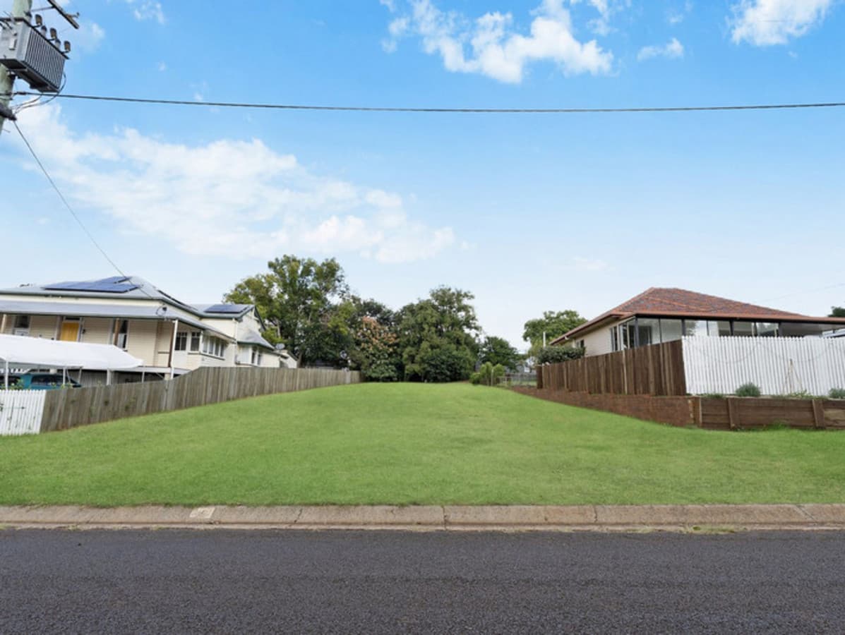 22 Cumming Street, North Toowoomba QLD 4350, North Toowoomba - Image 1