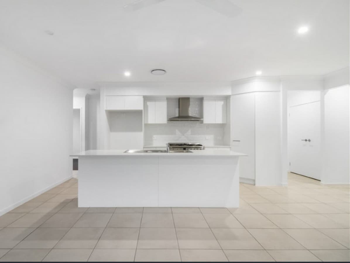 9 Broadmead Street, Glenvale QLD 4350, Glenvale - Thumbnail 2