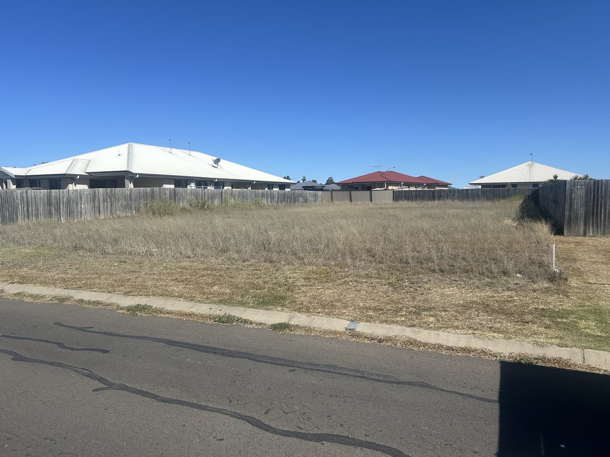 25 Gosden Drive, Dalby QLD 4405, Dalby - Thumbnail 2