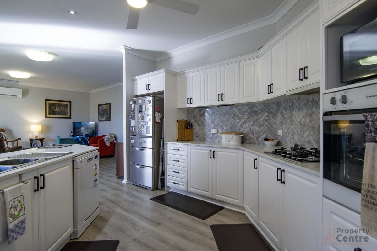 81 Summer Avenue, Dalby QLD 4405, Dalby - Thumbnail 5
