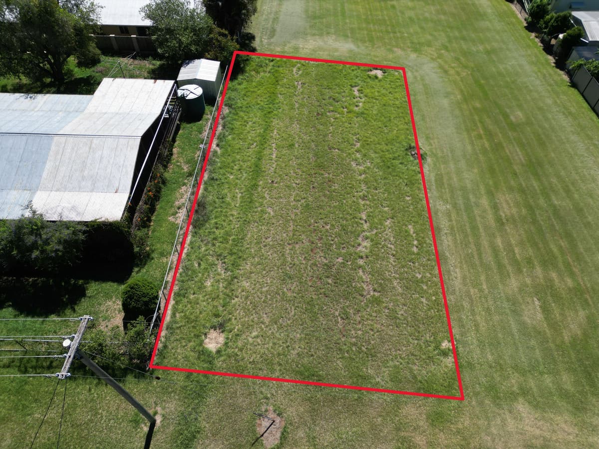 18 Muir Street, BLACKBUTT QLD 4314, Blackbutt - Thumbnail 3