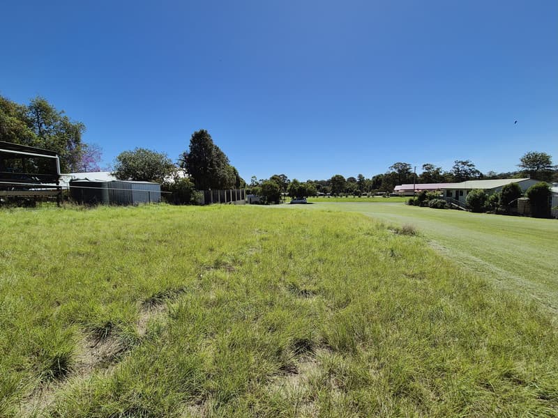 18 Muir Street, BLACKBUTT QLD 4314, Blackbutt - Thumbnail 6