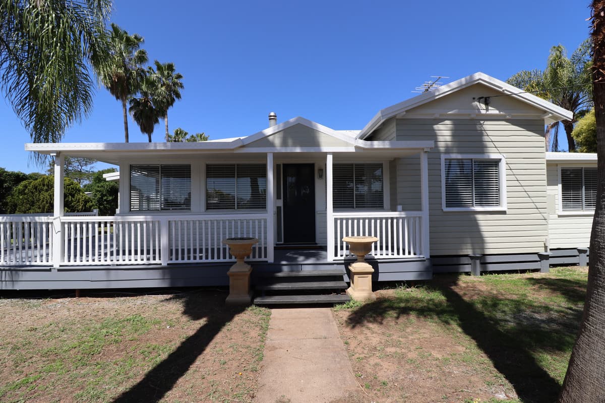 20 - 22 Victoria Street, St George QLD 4487, St George - Image 1
