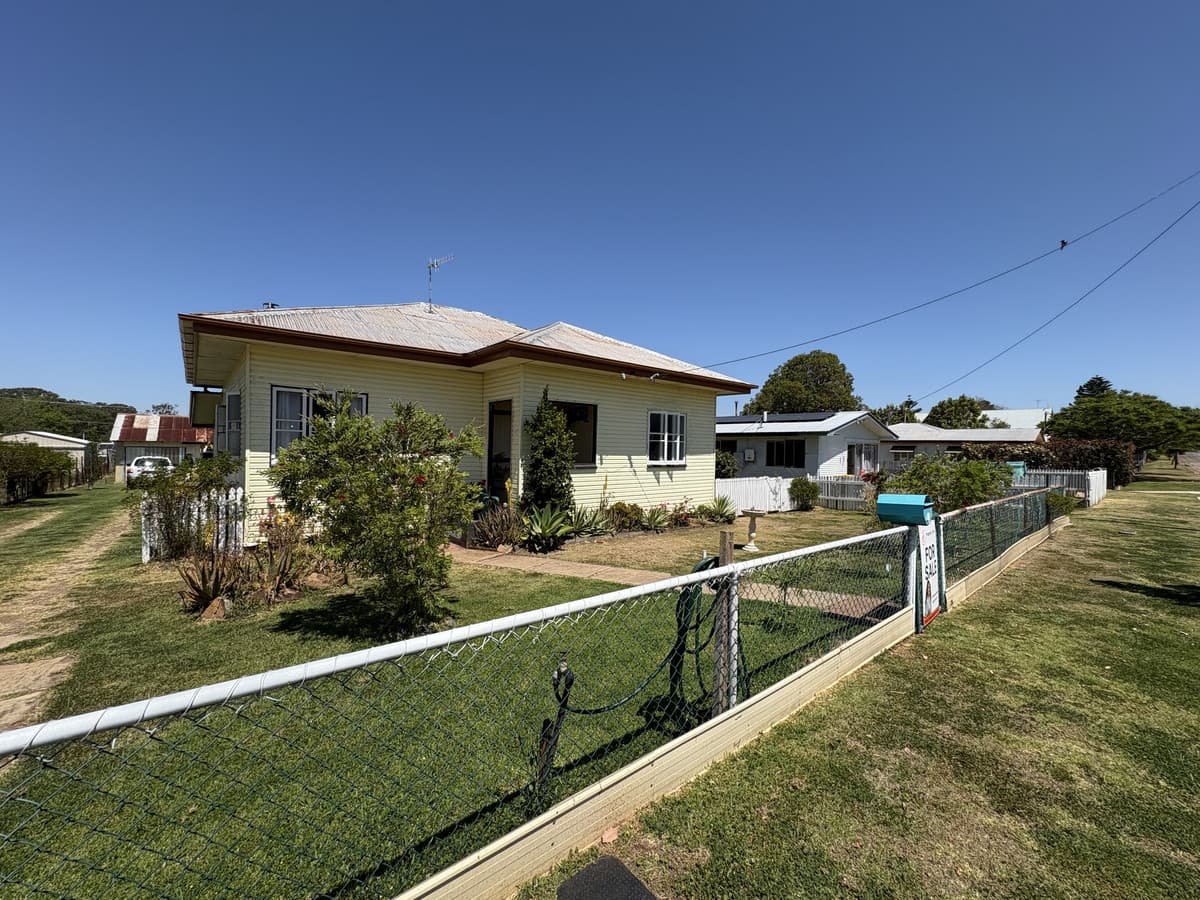 4 McDaniell Street, YARRAMAN QLD 4614, Yarraman - Image 1