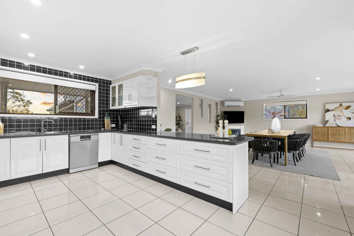17 Coverdale Crescent, Cotswold Hills QLD 4350, Cotswold Hills - Thumbnail 7