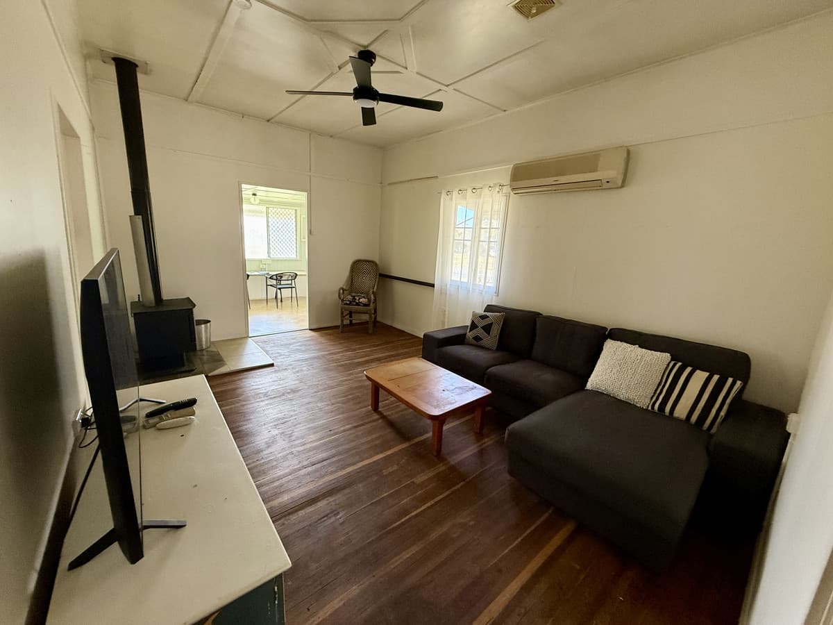 15 Watson Street, Yarraman QLD 4614, Yarraman - Thumbnail 5