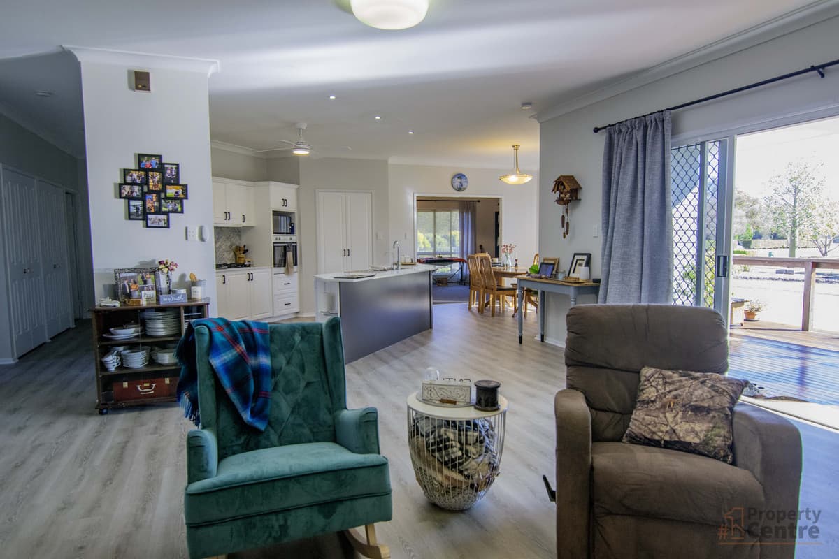 81 Summer Avenue, DALBY QLD 4405, Dalby - Thumbnail 2