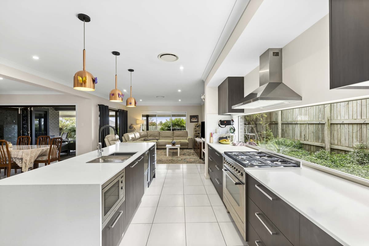 9 Tempest Drive, GLENVALE QLD 4350, Glenvale - Thumbnail 2