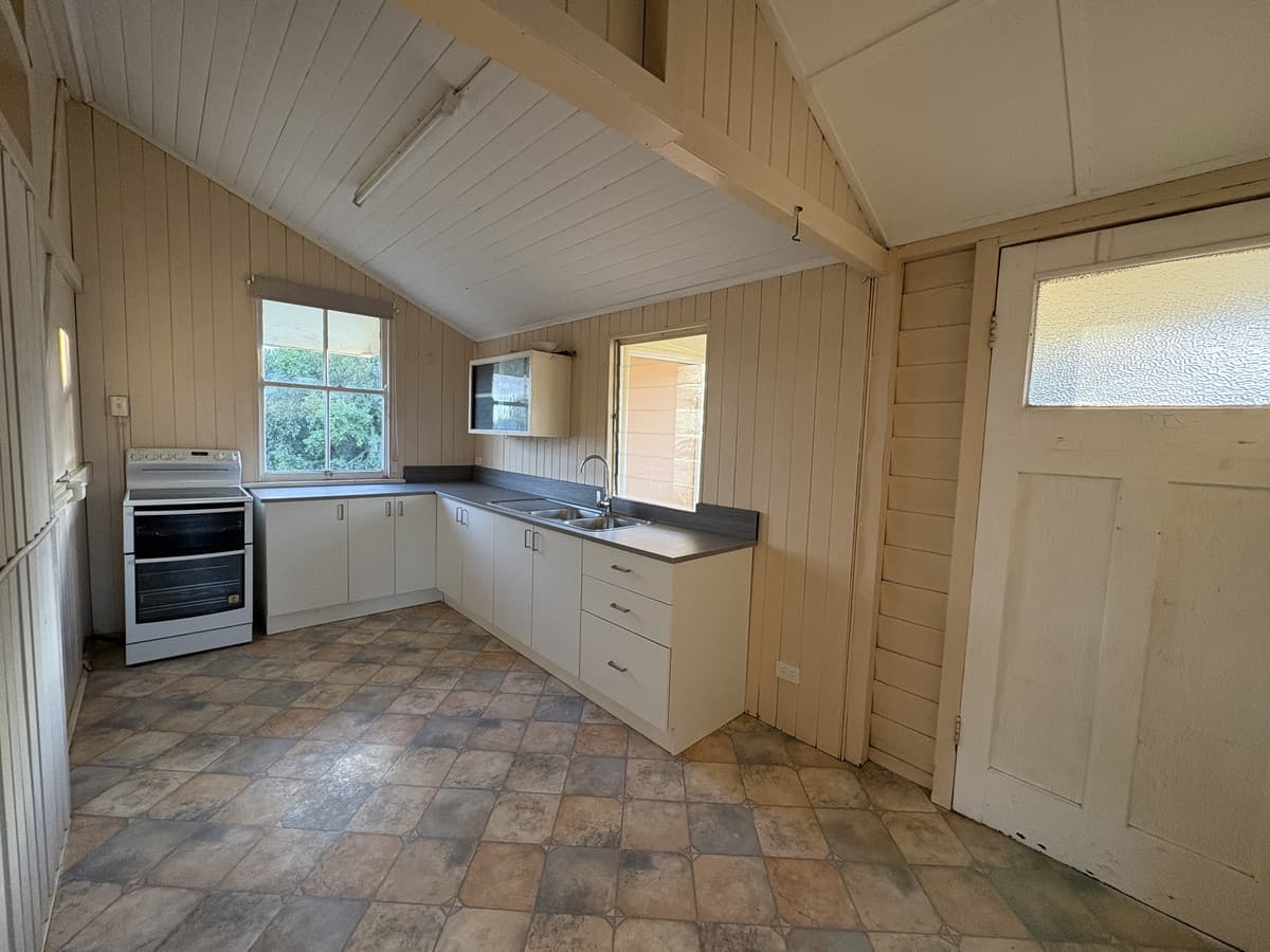24 Myall Street, DALBY QLD 4405, Dalby - Thumbnail 2
