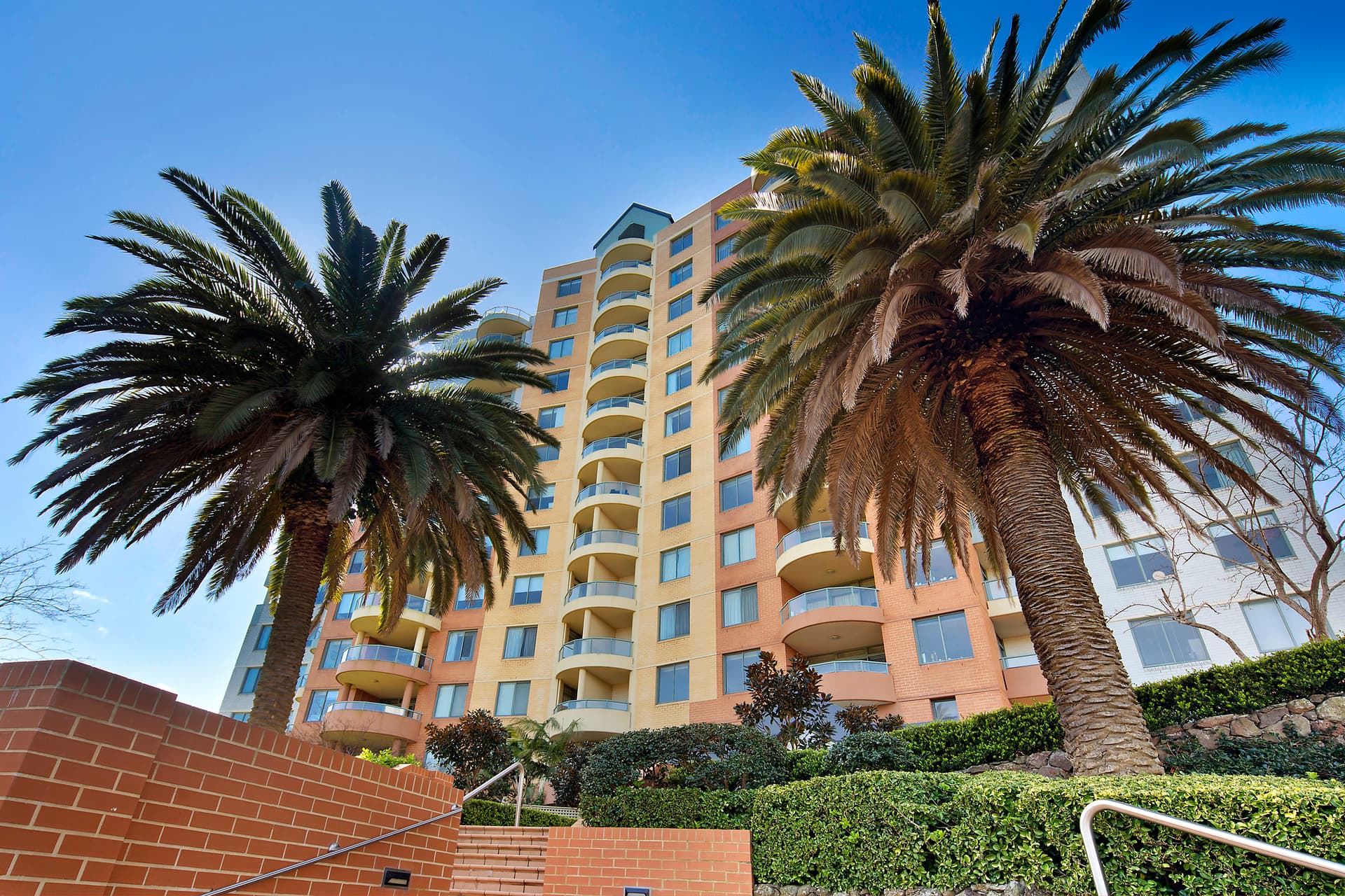803/3 Black Lion Place, Kensington, Brookwater - Thumbnail 3