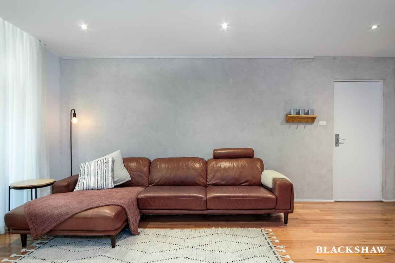 2/42 Henty Street, Braddon, Braddon - Thumbnail 2