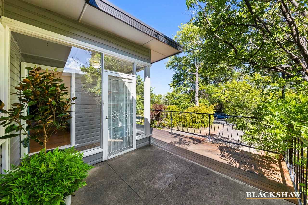 28  Carnegie Crescent, Narrabundah, Narrabundah - Thumbnail 2