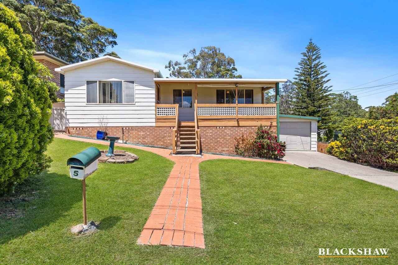 5 Hillview Place, Sunshine Bay, Sunshine Bay - Image 1