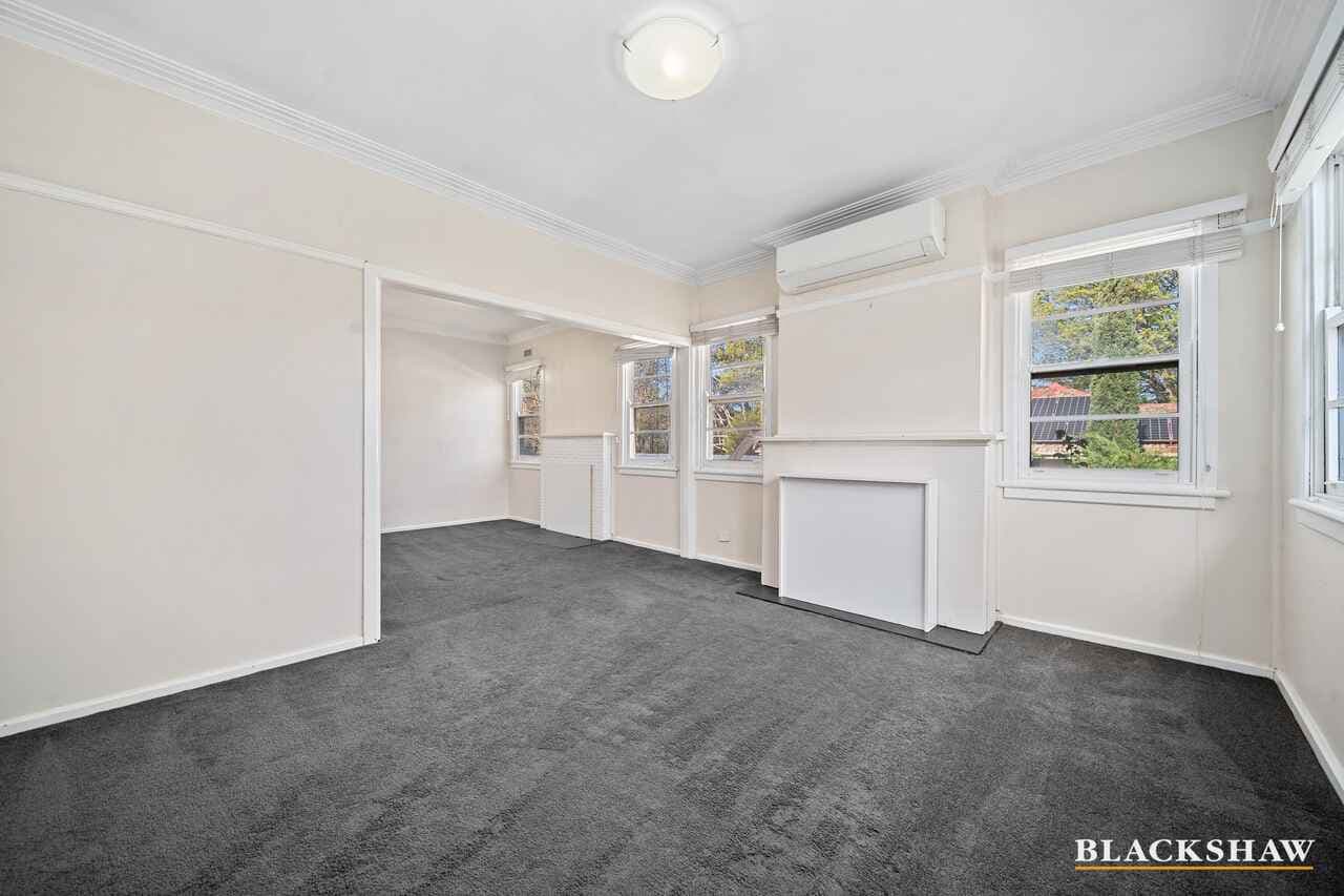 30 Hirst Avenue, Queanbeyan, Queanbeyan - Thumbnail 3