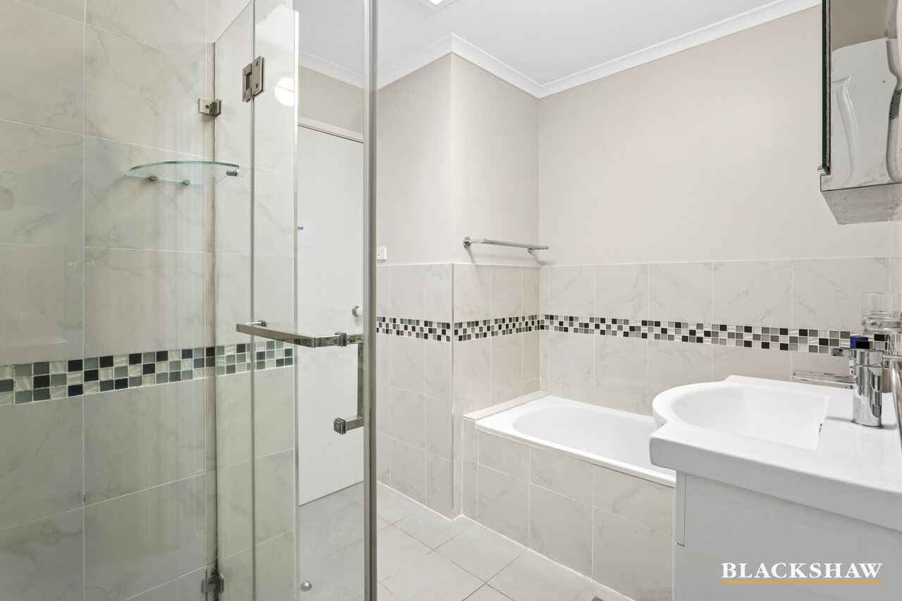 8 Hugh Mckay Crescent, Dunlop, Dunlop - Thumbnail 4
