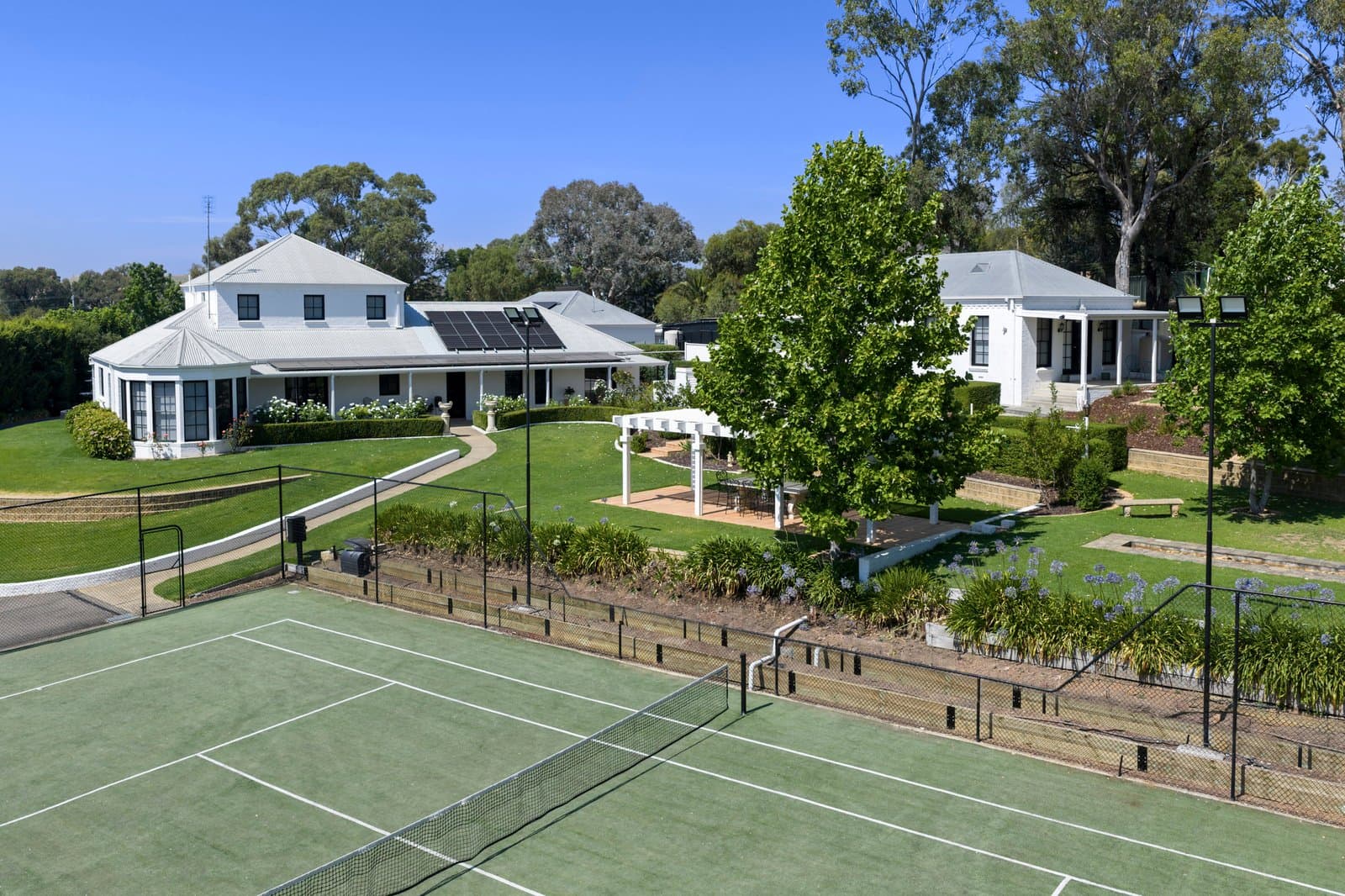 3 Everett Court, Strathdale, Strathdale - Thumbnail 2