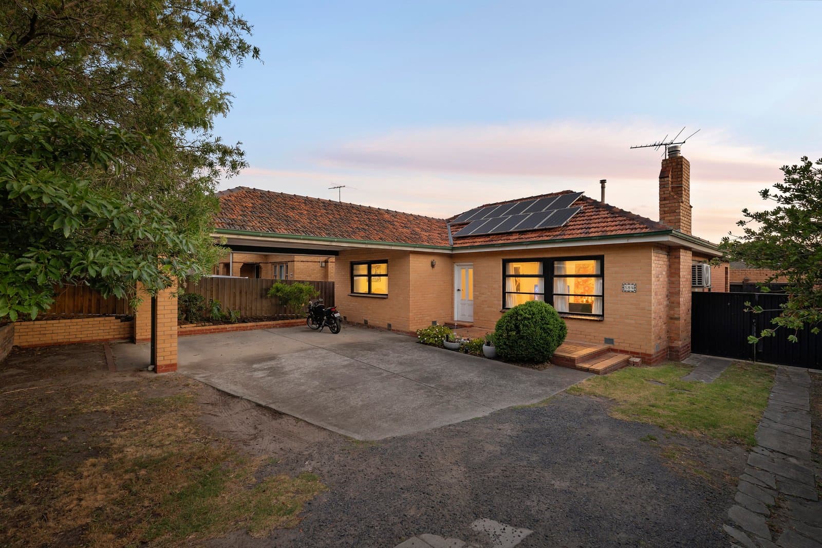 584 Centre Road, Bentleigh, Bentleigh - Thumbnail 3