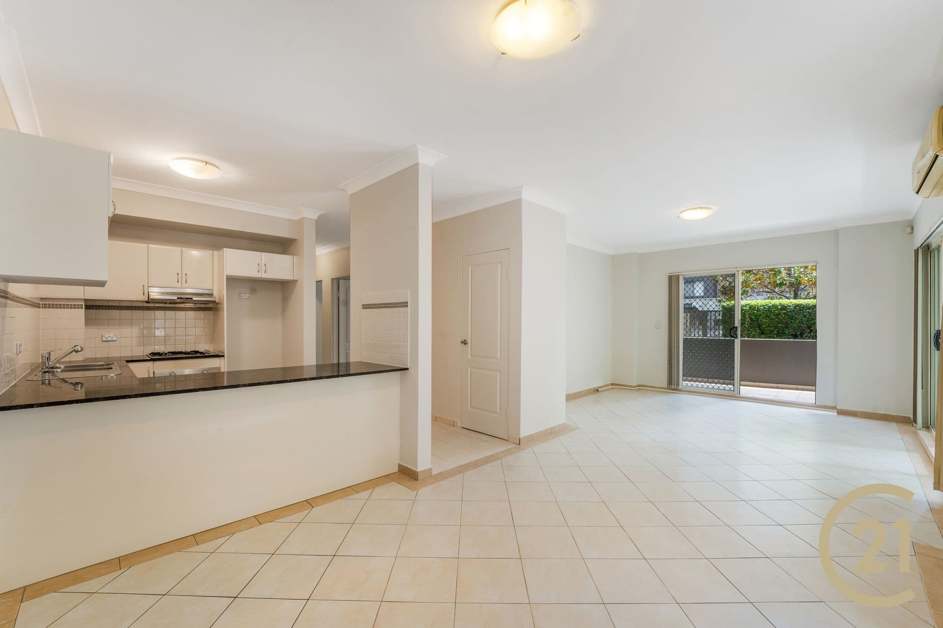 1/8-10 Browne Parade, Warwick Farm, NSW, 2170, Warwick Farm - Thumbnail 2