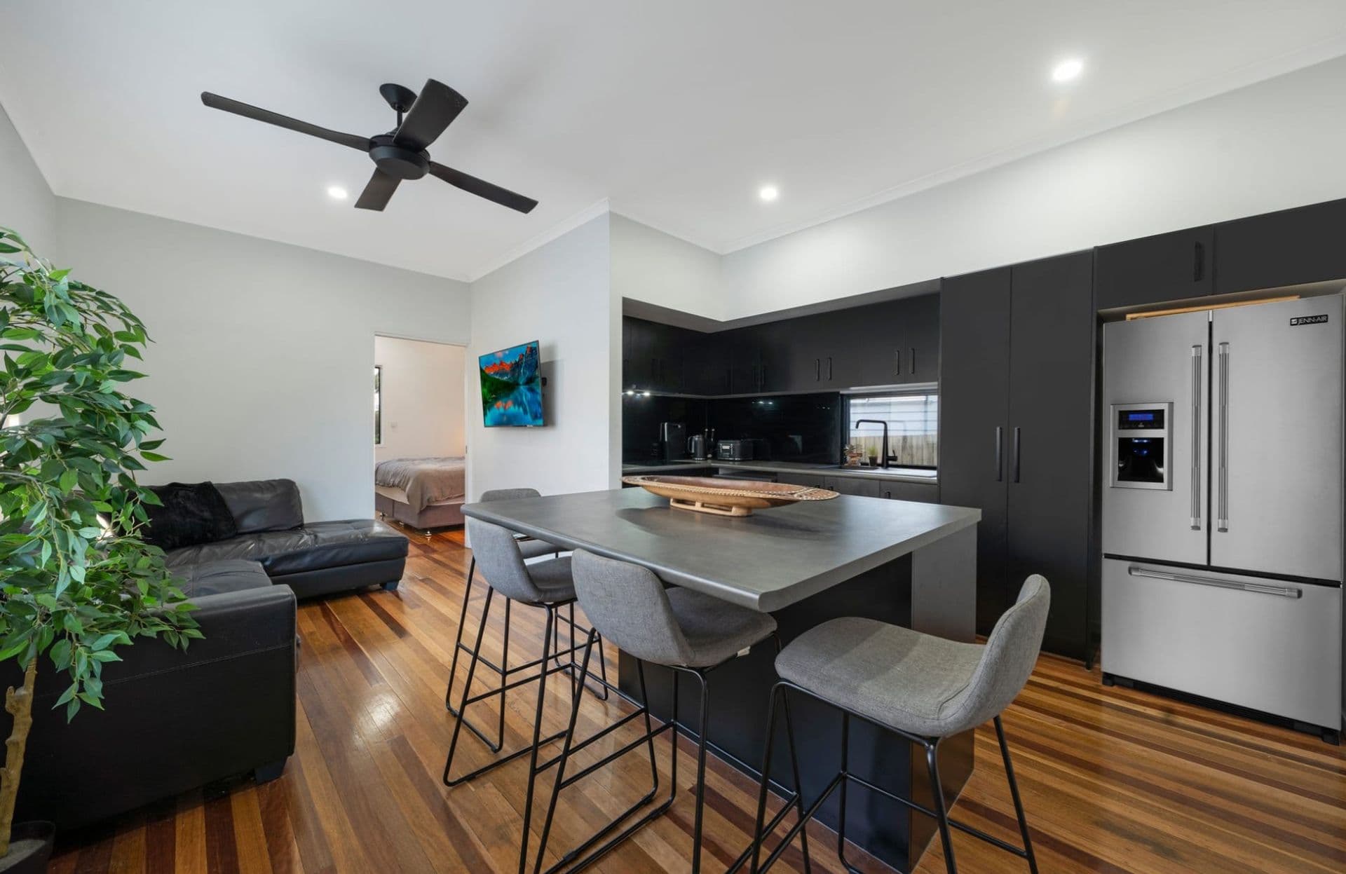 38 Hale Street, Margate, QLD, 4019, Margate - Thumbnail 3