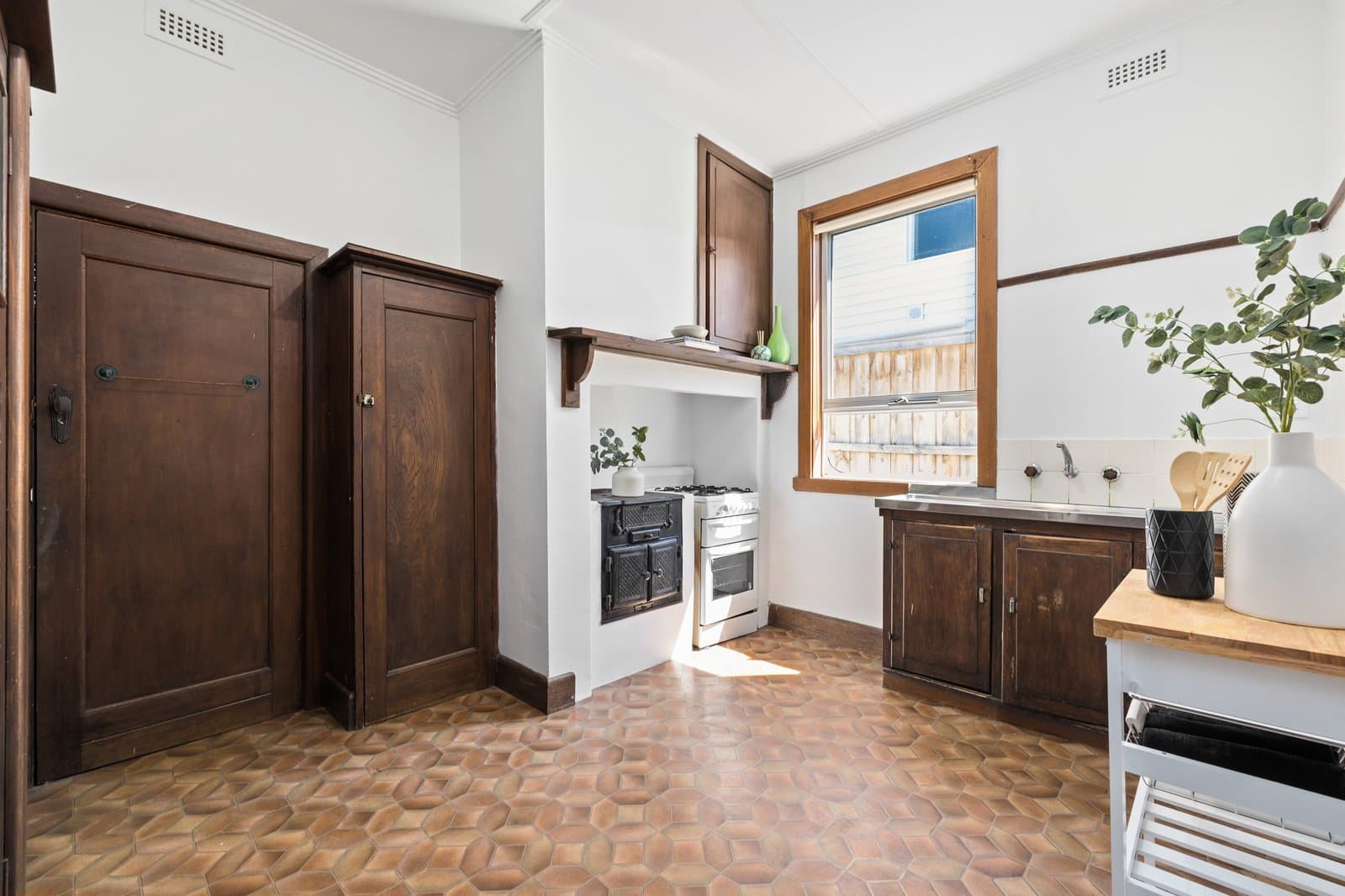 142 Thomas Street, Hampton, Hampton - Thumbnail 5