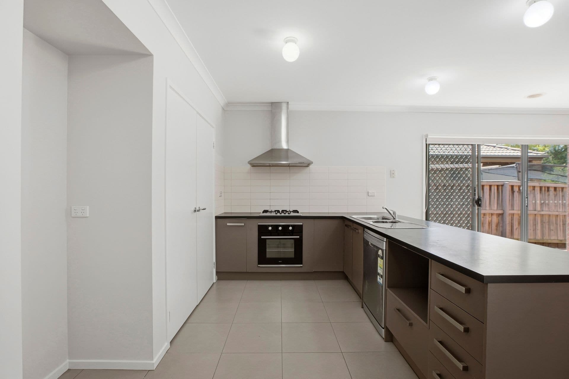 12 Corfu Avenue, Tarneit, VIC, 3029, Tarneit - Thumbnail 5
