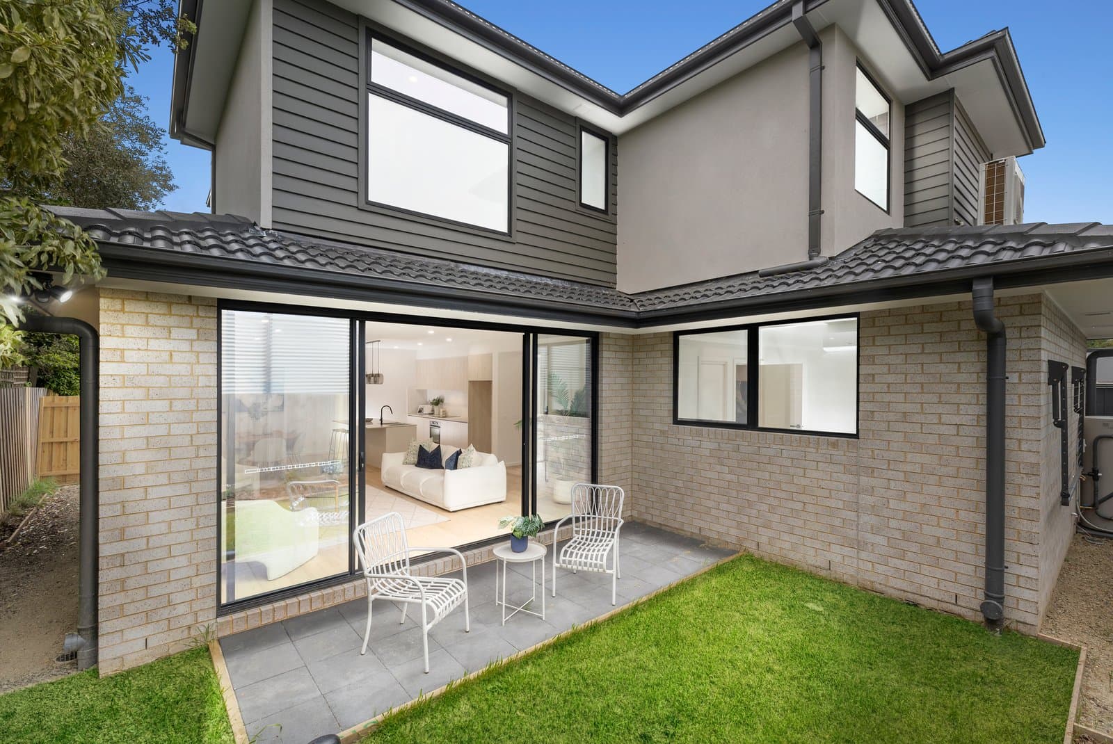 2/8-10 McIntosh Street, Oakleigh, Oakleigh - Thumbnail 2