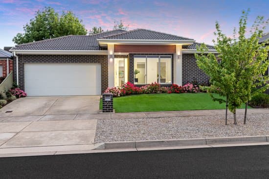 27 Limetree Way, Lake Gardens, Lake Gardens - Image 1