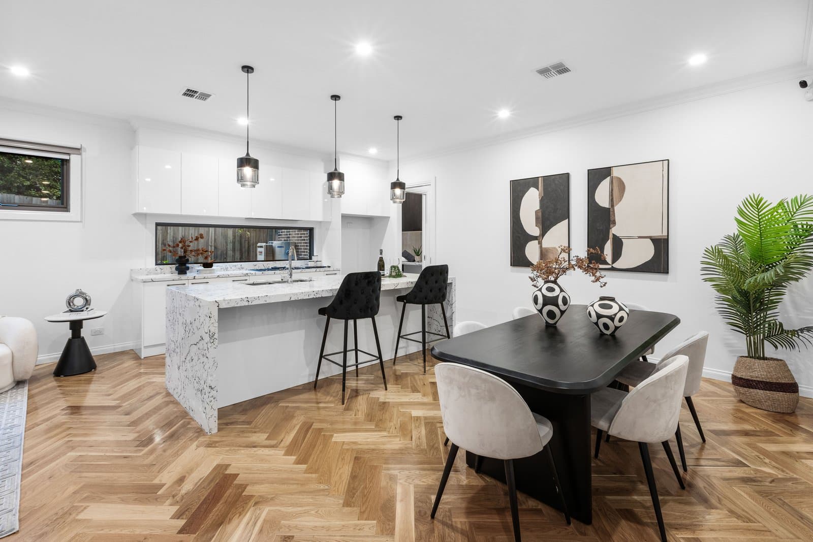22B Sunhill Road, Mount Waverley, Mount Waverley - Thumbnail 6