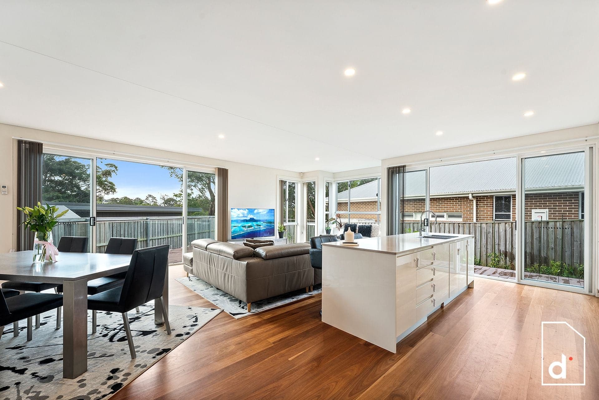 1/33 William Davies Drive, Figtree, NSW 2525, Figtree - Thumbnail 2