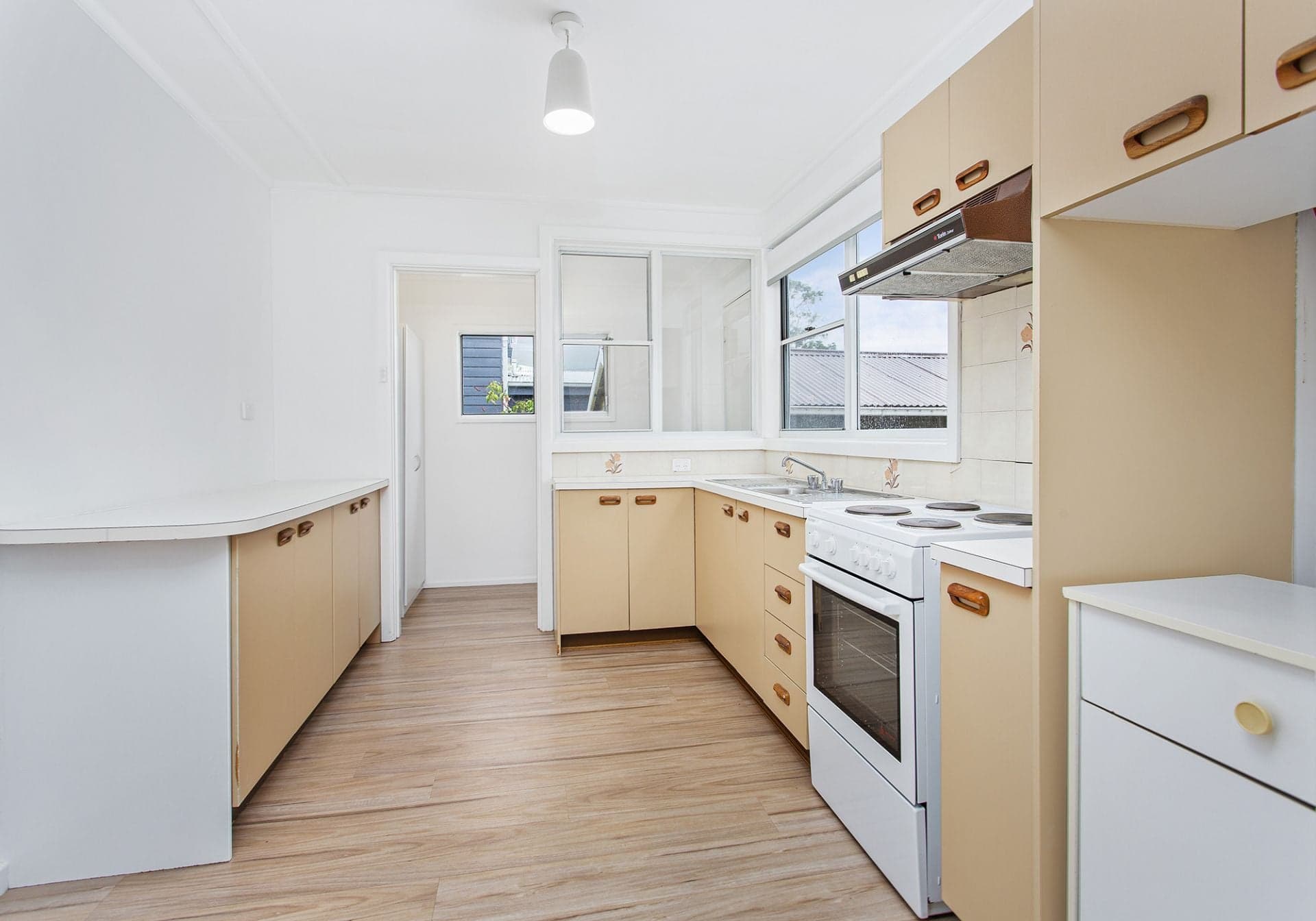 13 Raymond Road, Thirroul, NSW 2515, Thirroul - Thumbnail 5
