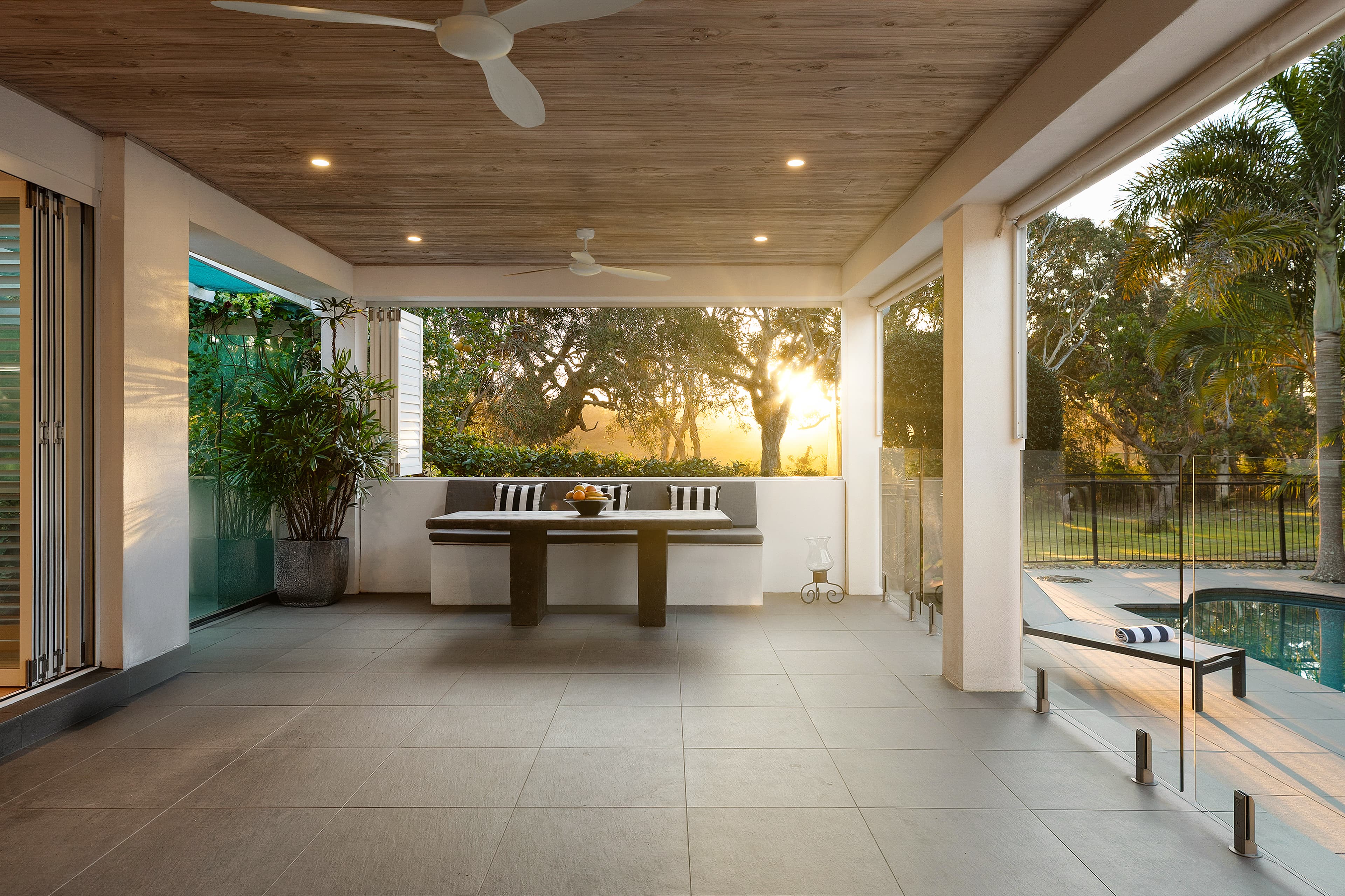 19 Moonbeam Crescent, Castaways Beach, Castaways Beach - Thumbnail 5