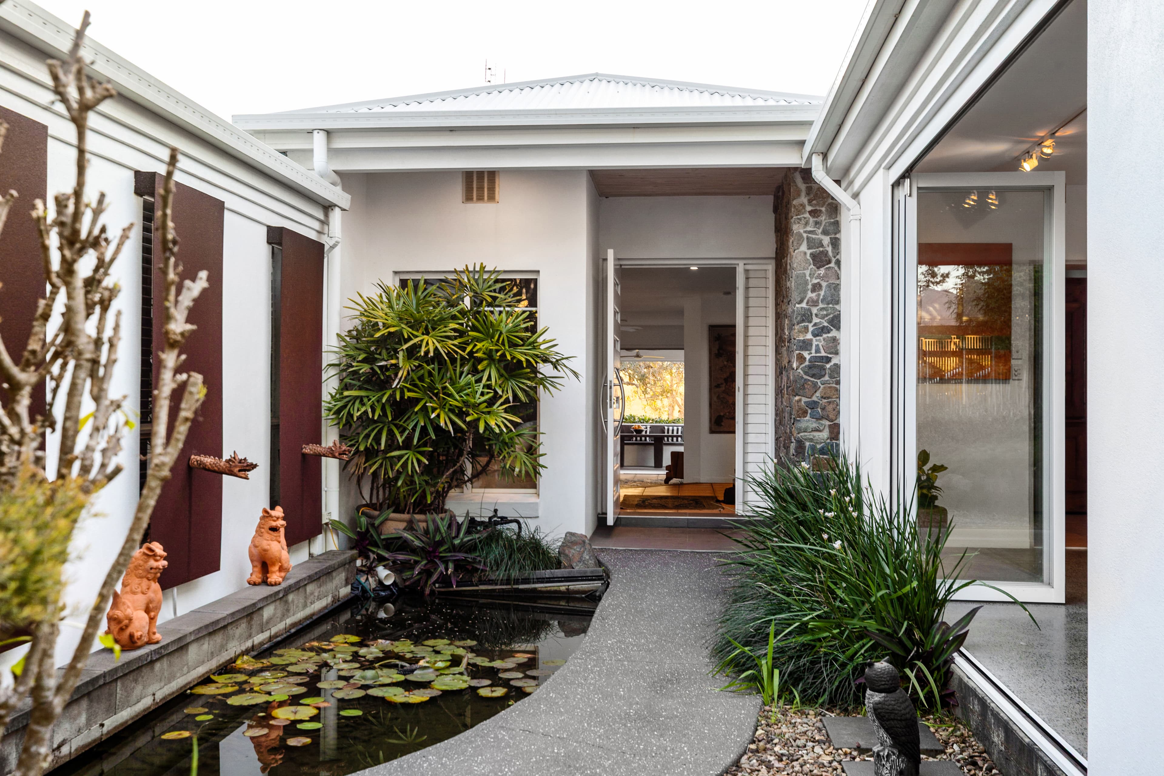 19 Moonbeam Crescent, Castaways Beach, Castaways Beach - Thumbnail 7