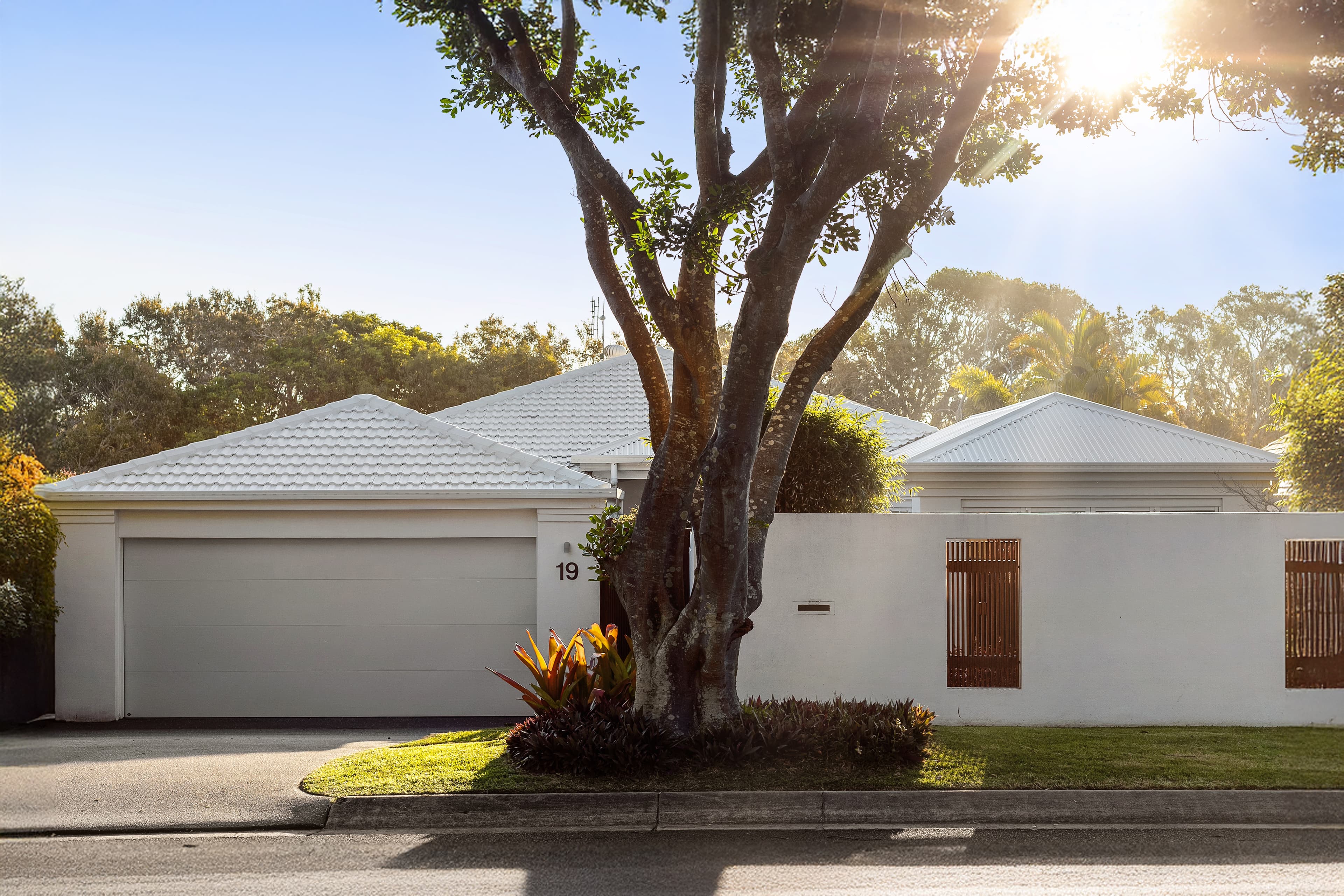 19 Moonbeam Crescent, Castaways Beach, Castaways Beach - Thumbnail 8