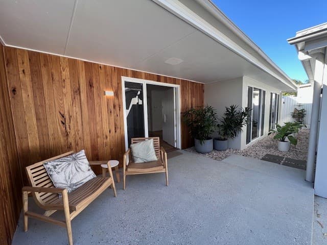 5 Intrepid Place, Sunrise Beach, Sunrise Beach - Image 1