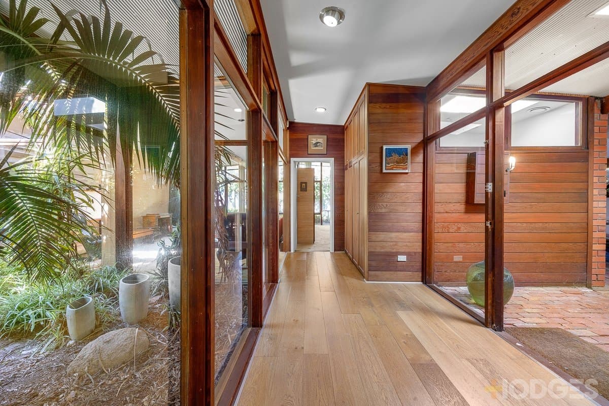7 Coral Avenue, Beaumaris, VIC, 3193, Beaumaris - Thumbnail 2