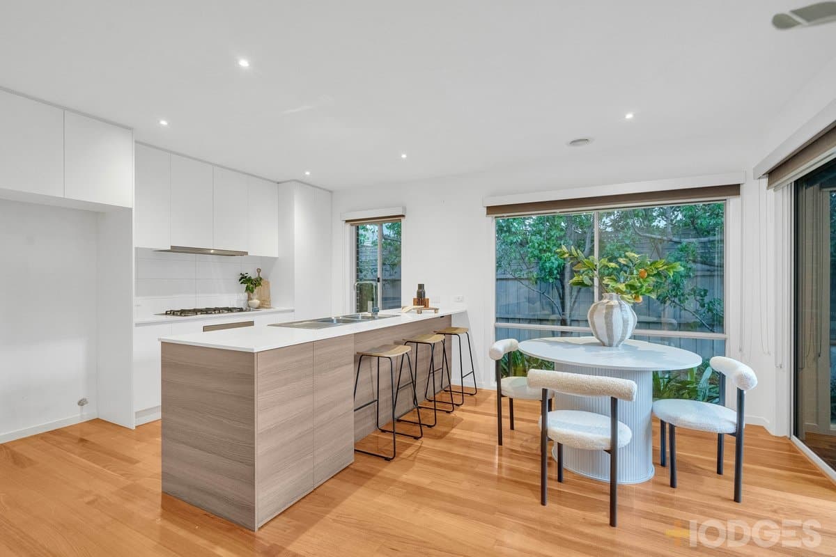 2 / 4b Delville Avenue, Mentone, VIC, 3194, Mentone - Thumbnail 3